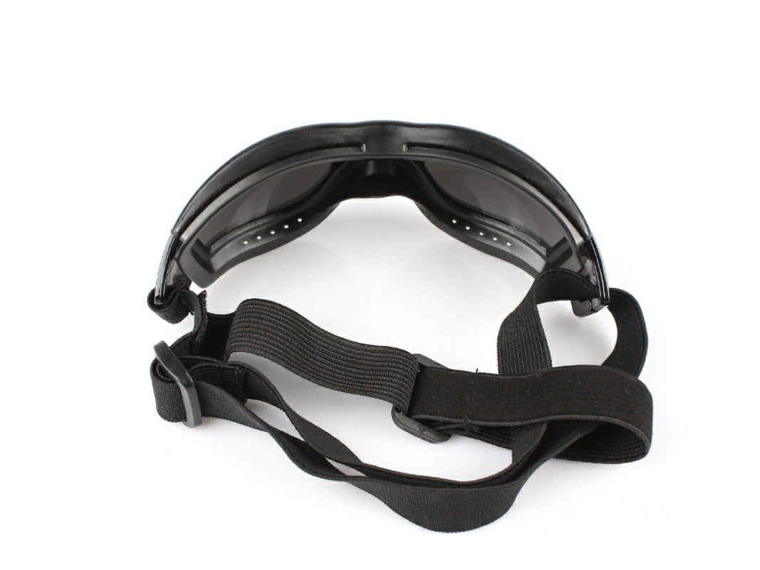 UV-Protective Dog Goggles – Waterproof, Windproof & Stylish Pet Eyewear
Protect your pup’s eyes in style! These dog goggles are built for adventure—offering UV protection, waterproofing, wind resistance, and comfort in one sporty package.